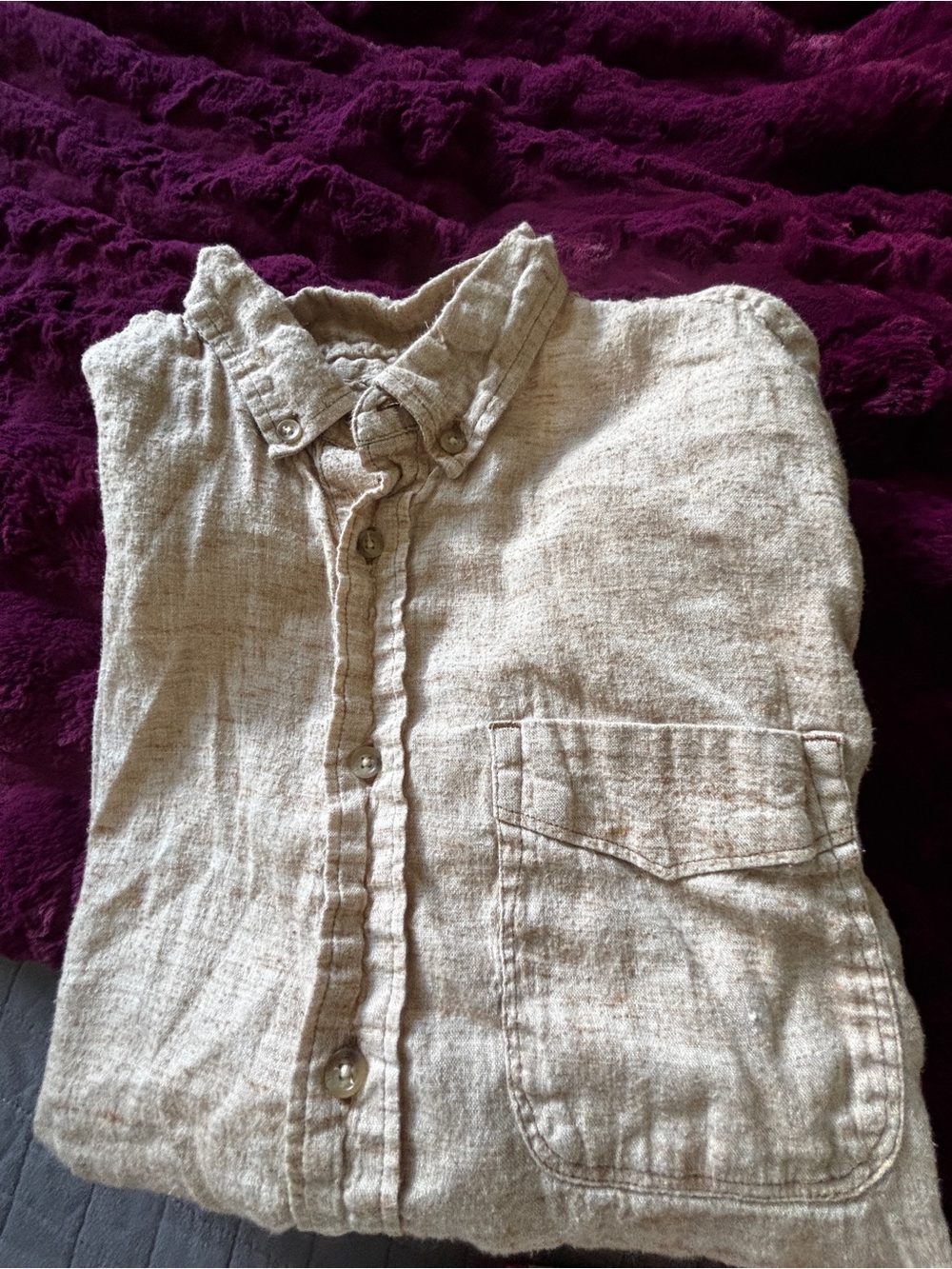 Flint and Tinder Casual Men's Long-Sleeve Button-Down Shirt in Light Beige